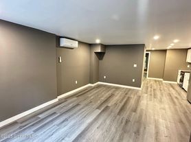 154 Lark St