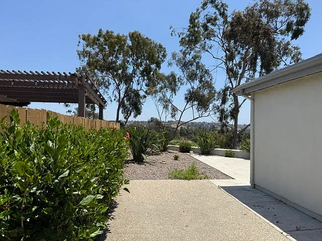 3738 Lynda Pl — Photo 4