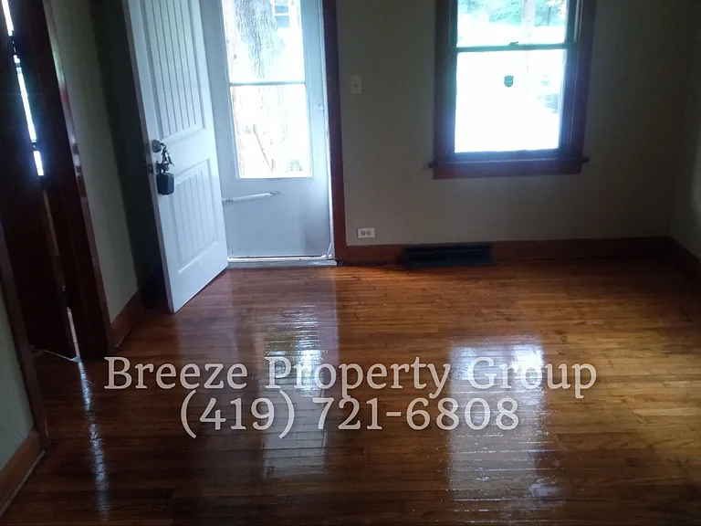 36 E Park St — Photo 2