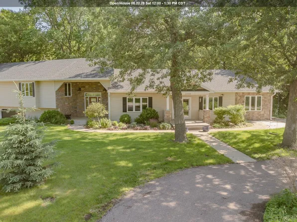 25990 Woodside Ct, Spirit Lake, IA 51360
