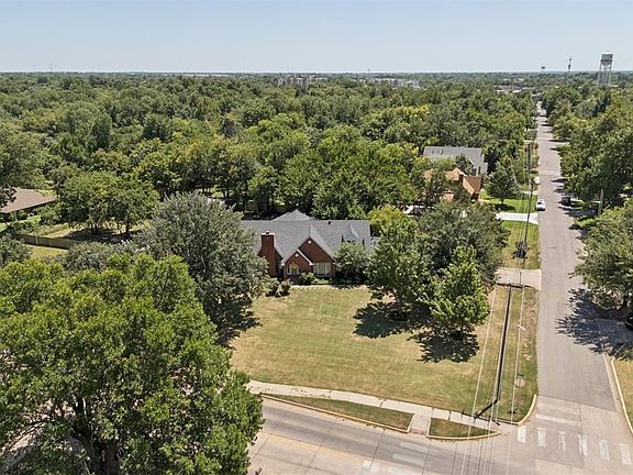 3rd image of 1401 Oklahoma Ave