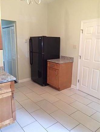 2nd image of 3047 W Armitage Ave