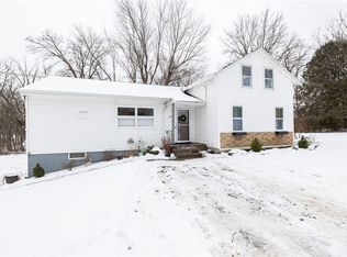 6071 Pannell Rd, Farmington, NY 14425