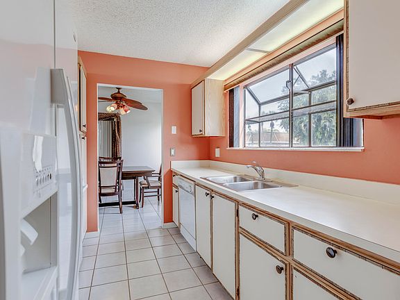 4th image of 901 Wingfoot Dr APT A