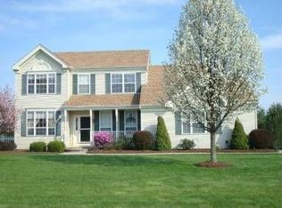 7 Evergreen Rd, Flemington, NJ 08822