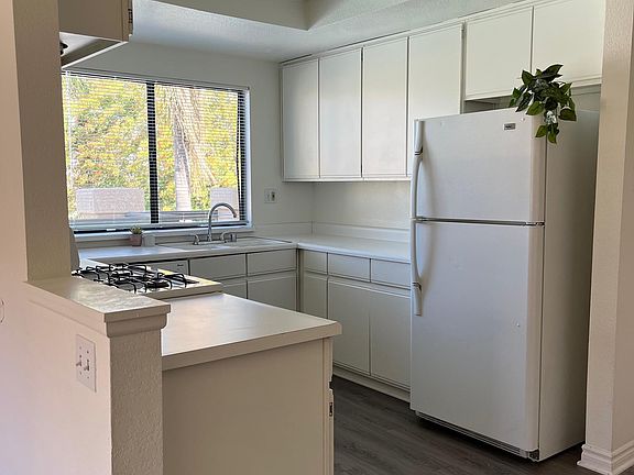 3rd image of 1440 Orange Ave #40