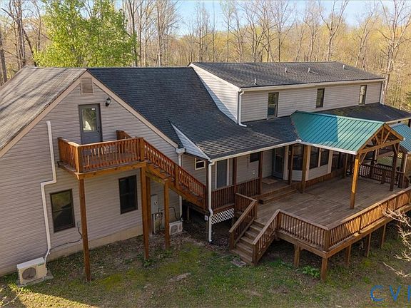 3rd image of 7040 Old Roxbury Rd