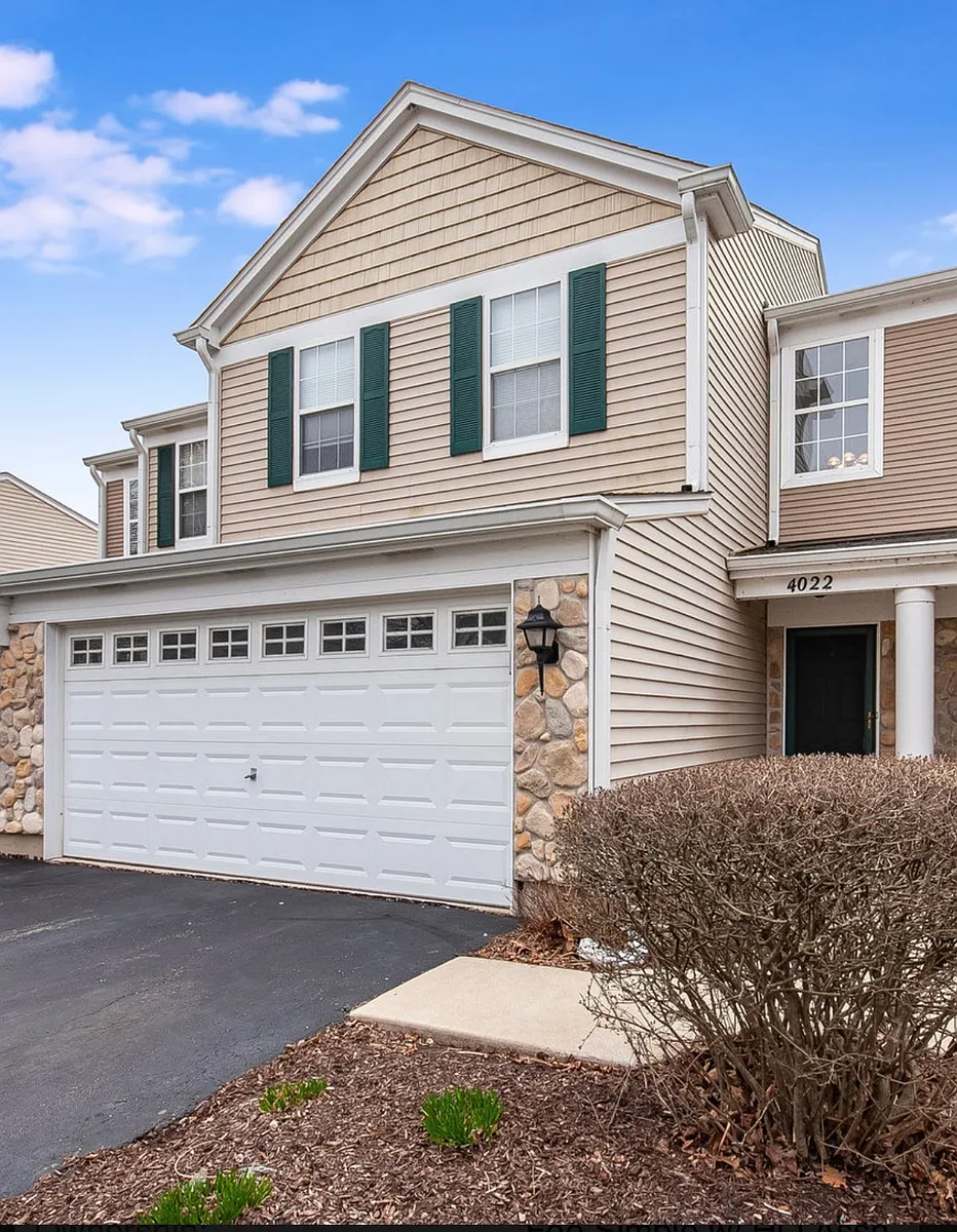 Building Photo - 4022 Oak Tree Ln