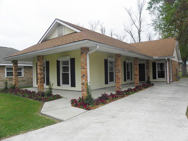 1st image of 119 Bradley Pl
