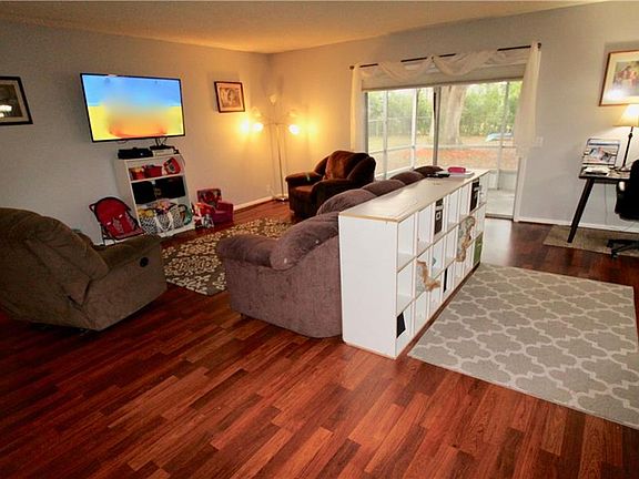 4th image of 104 Broward Dr
