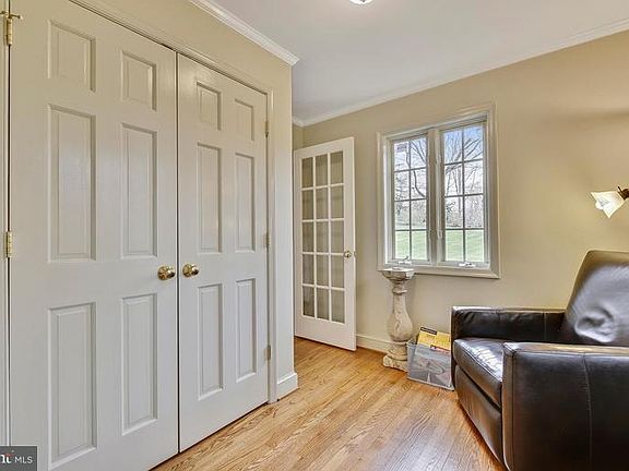 4th image of 3220 Juniper Ln