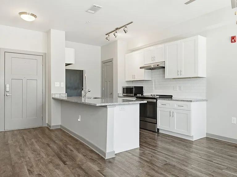 782 Riverfront Pkwy #102 — Photo 6