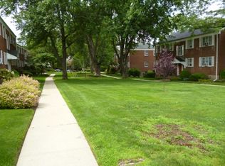 417 W Main St APT 99A, Huntington, NY 11743