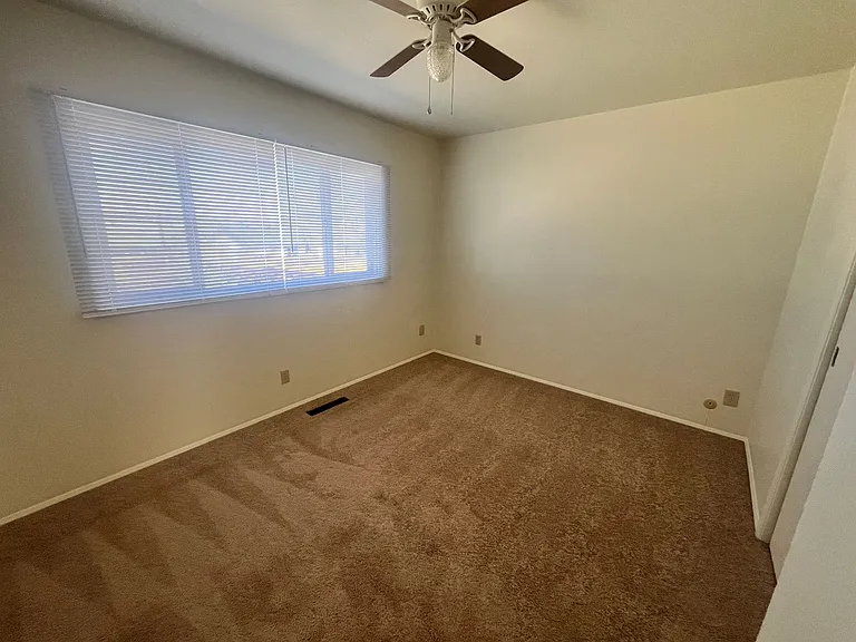 1702 Holmes Dr — Photo 6