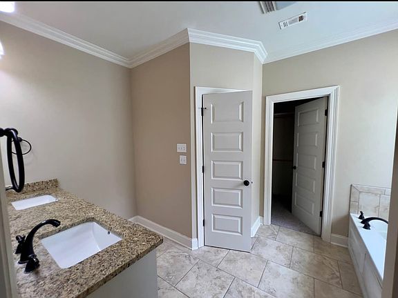 5th image of 43242 Meadow Grove Dr