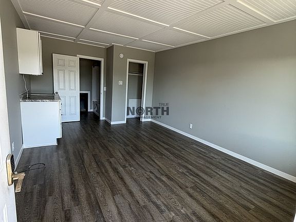 3rd image of 910 34th Ave W #29
