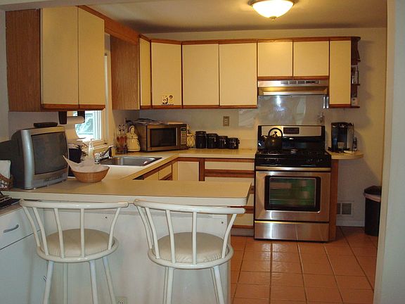 kitchen w/breakfast nook