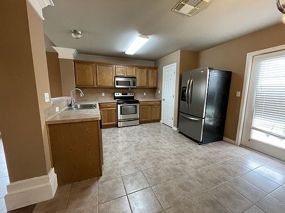 3rd image of 3826 Los Arroyos Dr
