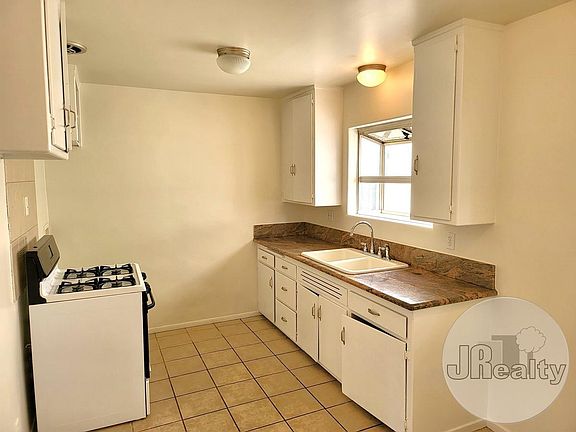 5th image of 871 Glenway Dr #1