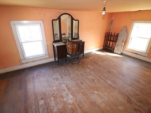 5th image of 7189 Tarr Ln