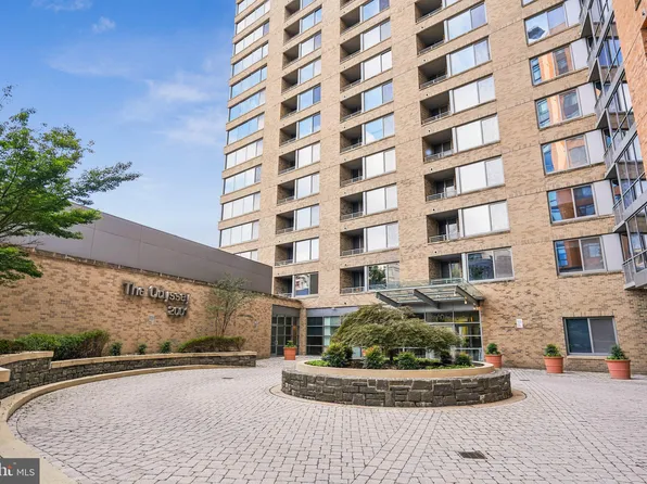 2001 15th St N APT 1203, Arlington, VA 22201
