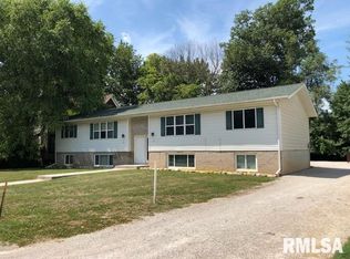 525 E Park St, Taylorville, IL 62568