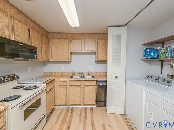 2nd image of 7460 Bridle Ct