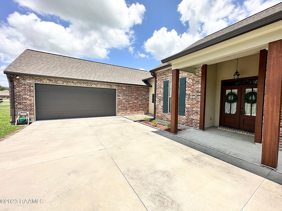 1051 Gloria Kern Dr, Breaux Bridge, LA 70517 MLS 23005723 Zillow