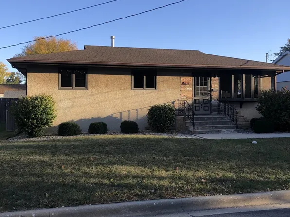 1925 13th St, Peru, IL 61354