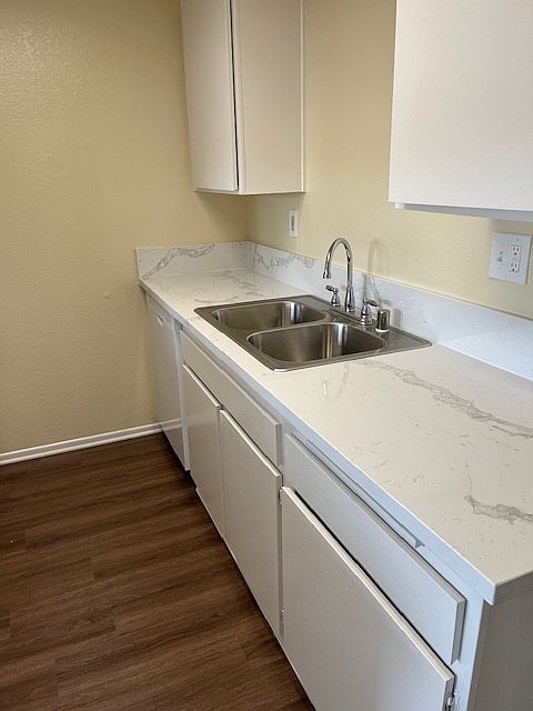 1st image of 5762 Fullerton Ave APT 9