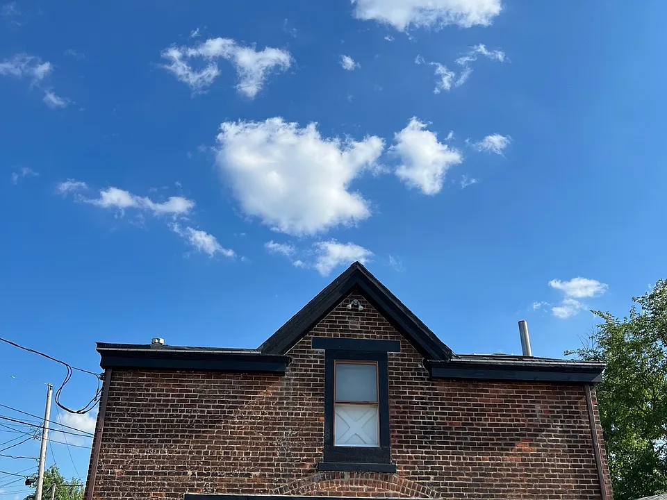 20 E 18th St #3