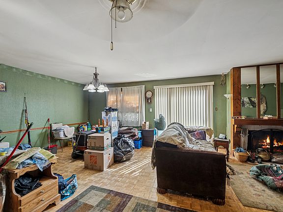 3rd image of 2155 College Dr