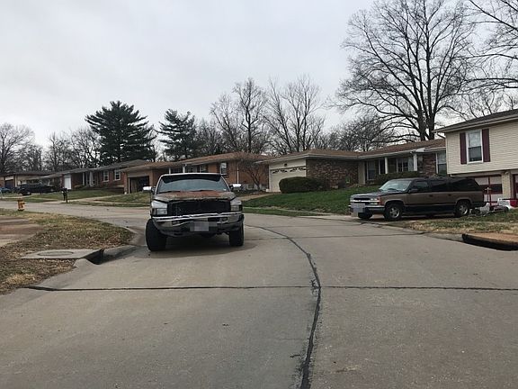 4th image of 4601 Villa Knoll Dr