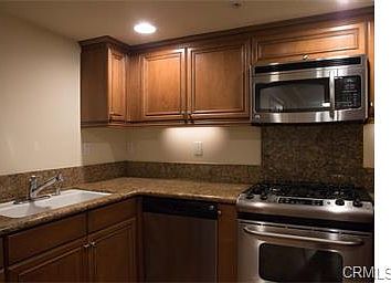 3rd image of 420 S Oak Knoll Ave APT 5