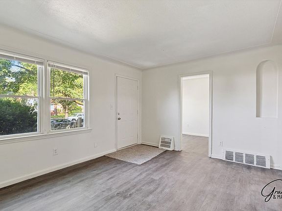 4th image of 9108 Archdale St