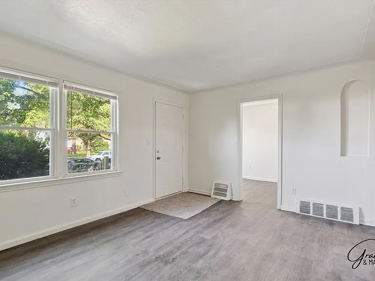 9108 Archdale St — Photo 4