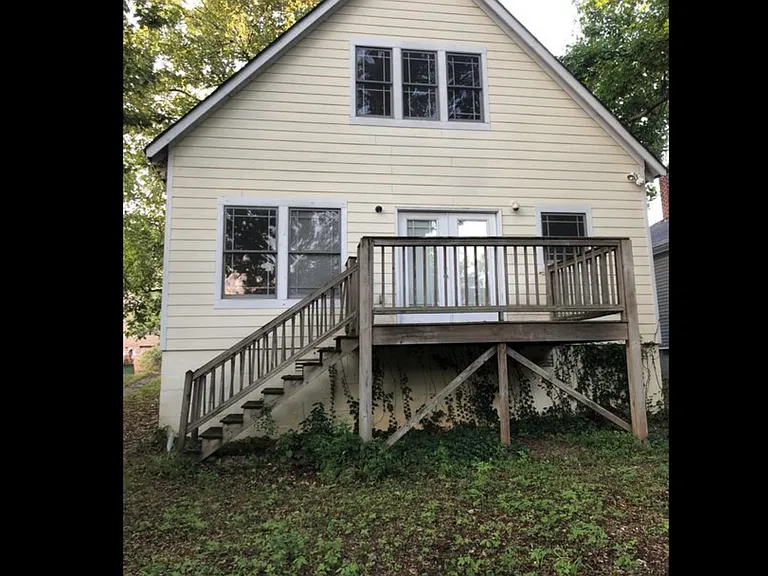 702 Catherine St SW — Photo 14