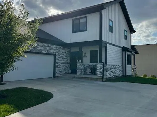 8808 Cortez St, Overland Park, KS 66212