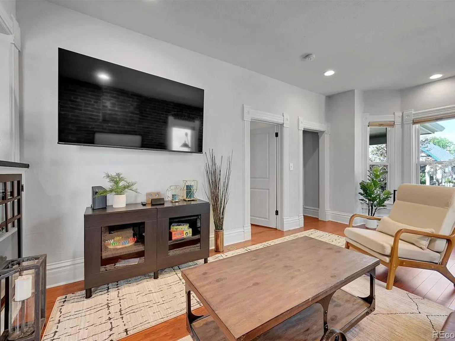 3 bed, 1430 sqft, $3,700 — Photo 4