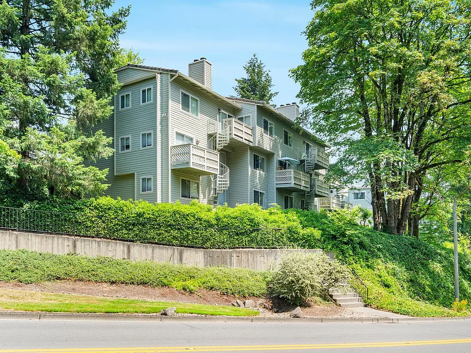 3433 McNary Pkwy #302