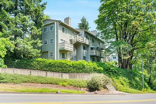3433 McNary Pkwy #302 Photo 1