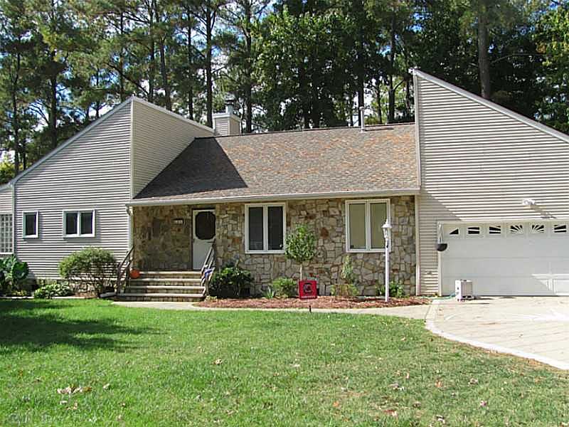 1st image of 605 Gay Dr