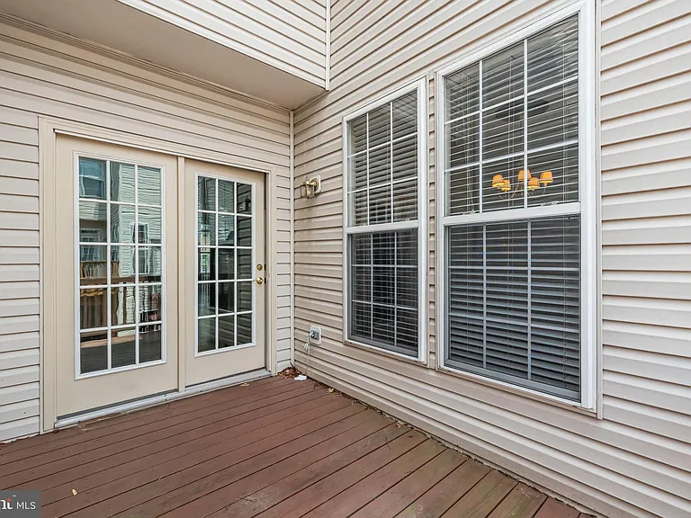 5011 Waple Ln — Photo 37
