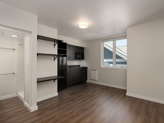 4th image of 3635 Phinney Ave N #37