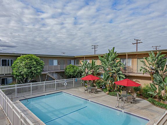 4th image of 16220 Cornuta Ave APT 33