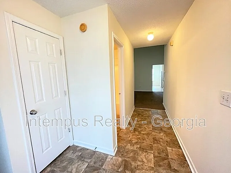 4 bed, 3.0 bath, 1790 sqft, $2,100 — Photo 4