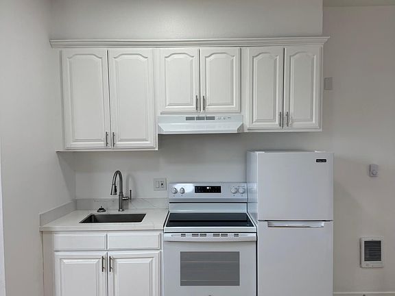 3rd image of 2255 San Jose Ave #6