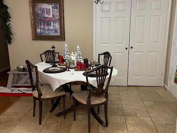 5th image of 112 Ashwood Dr