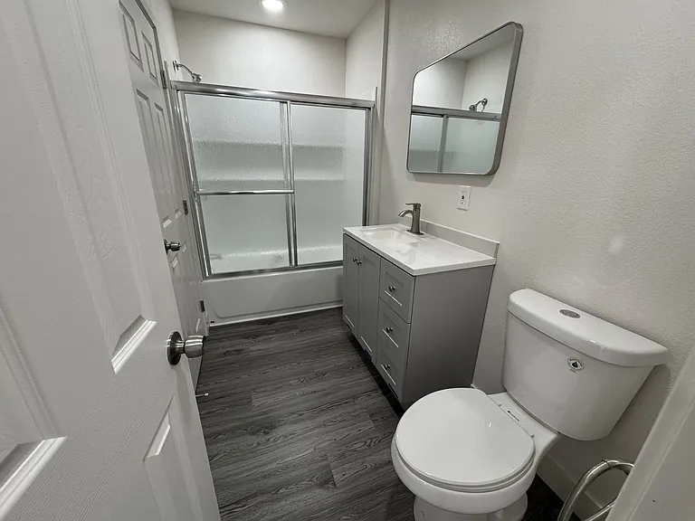 2300 Brundage Ln #B — Photo 1