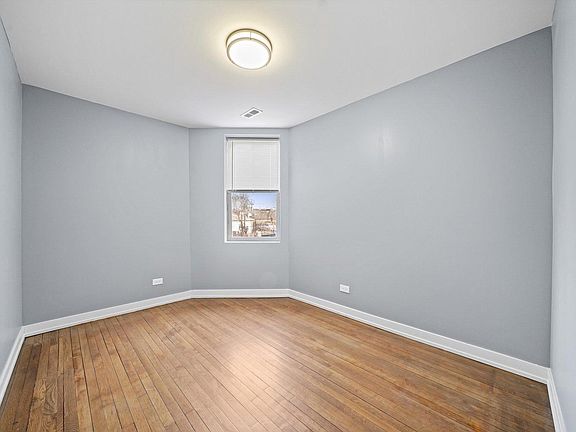 4th image of 4148 W Van Buren St